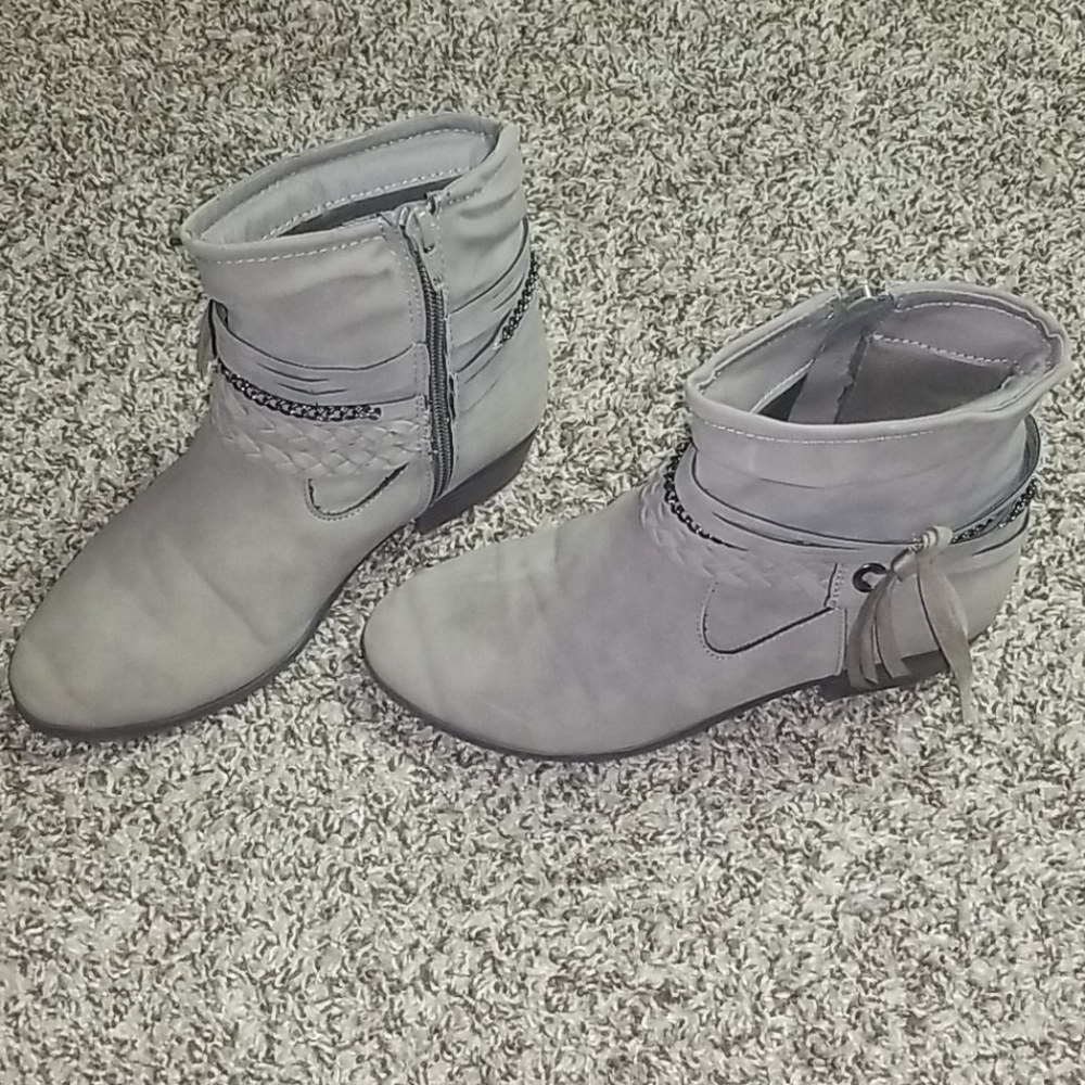 Girl boots